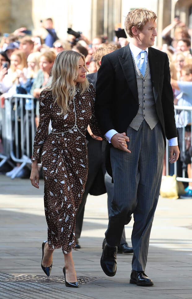 Сиенна Миллер с 