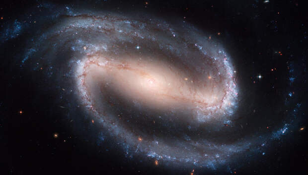Спиральная галактика с перемычкой NGC 1300