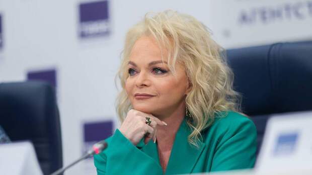 «Не будет ответа»: Директор Ларисы Долиной резко отреагировал на слухи об отмене концерта