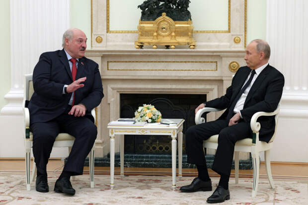 Путин обсудил с кабмином сотрудничество с Белоруссией перед отправкой в Минск
