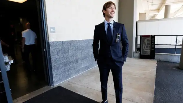 Бобровский показал дизайн шлема, в котором будет играть в сезоне-2019/20