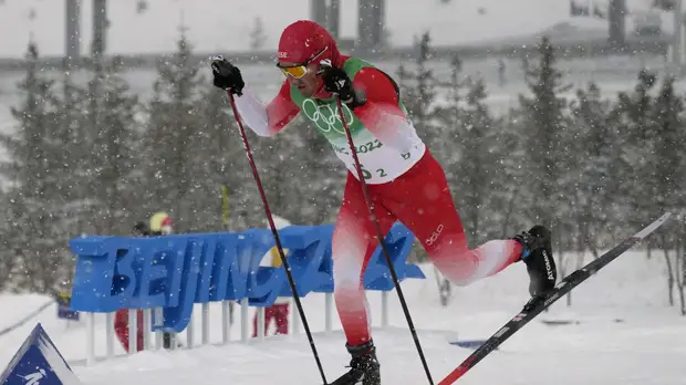 Мужская сборная России по лыжным гонкам завоевала золото в эстафете на ОИ-2022