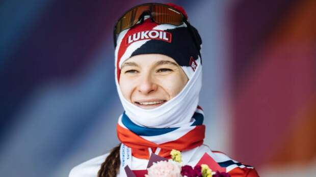Непряева прокомментировала победу в скиатлоне на чемпионате России