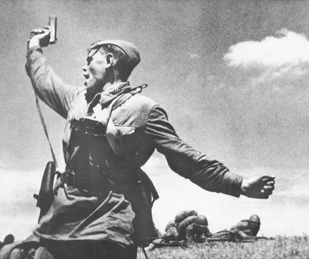 Так уж ли важно, кто именно на этом эпохальном снимке Великой Отечественной Войны?