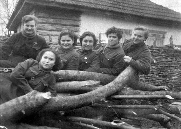 Сухие факты о девчатах из 46-го гвардейского ночного бомбардировочного авиационного полка