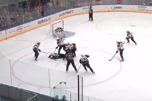 ХК "Тамбов" в овертайме обыграл саратовский "Кристалл"