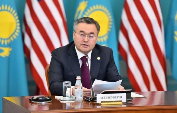 Демарш президента Казахстана: Донбасс – не признавать, России – не кланяться