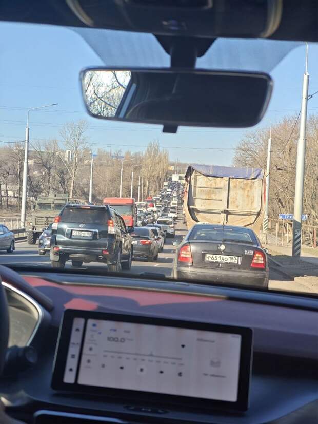 Пробка в районе Батова в обе стороны