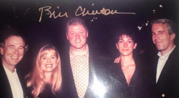 Крючок Эпштейна: компромат объясняет беспомощность европейской элиты