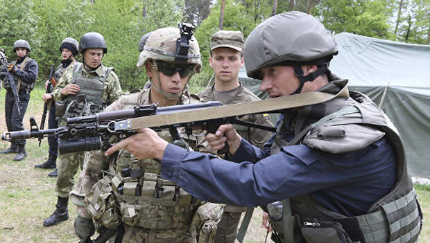 Американские и украинские военные во время учений во Львовской области. Архивное фото