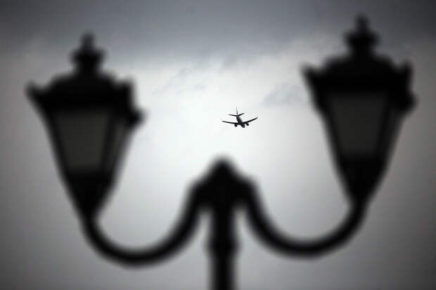 В Московской области приземлился самолет с вернувшимися из украинского плена военными