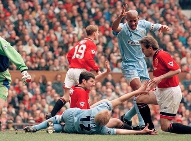 ​Самая страшная травма в истории английского футбола. Дэвид Басст и его 26 операций