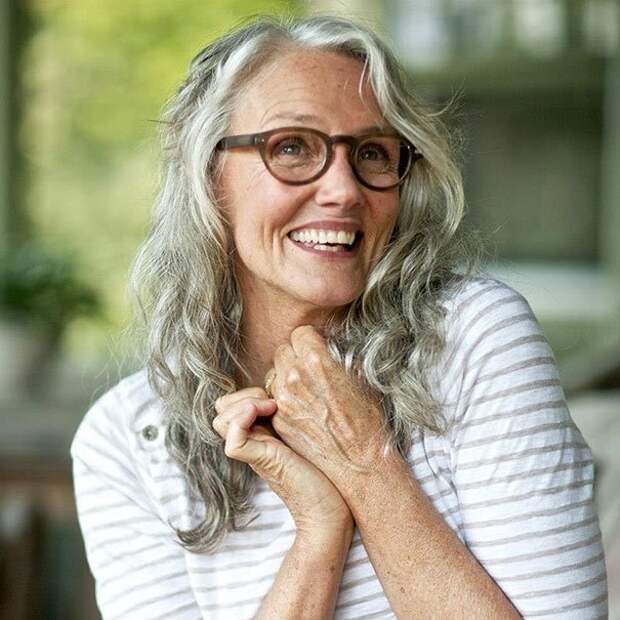 61-летняя Синди Джозеф активно занимается фитнесом, работает фотомоделью и ведет популярный видеоблог