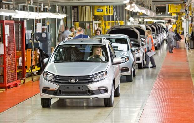 «Автоваз» заявил о планах снять Lada Granta с производства