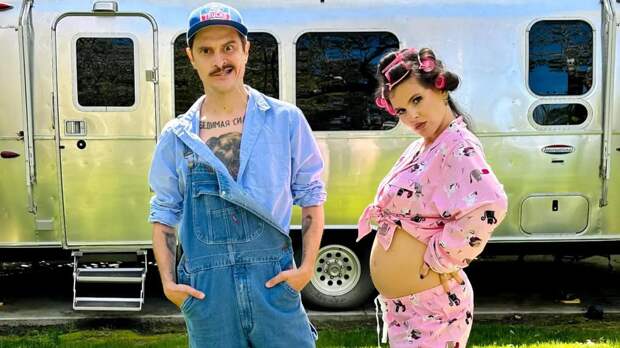 Продюсер заявил, что Little Big после отъезда стоит сменить профессию: «Музыка группы за границей не нужна»