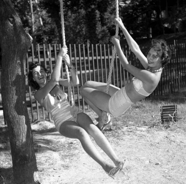 15-летняя Софи Лорен на конкурсе красоты Мисс Италия 1950