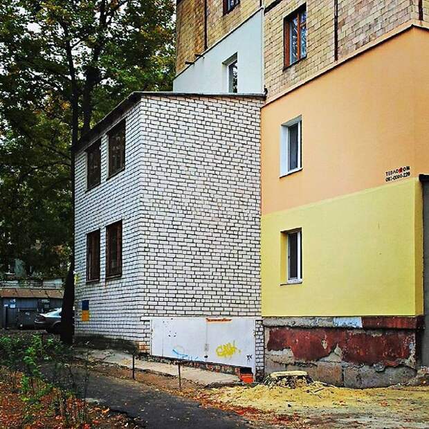 В Харькове рядом с панельным домом построили гаражик прикол, своими руками, сделай сам, юмор