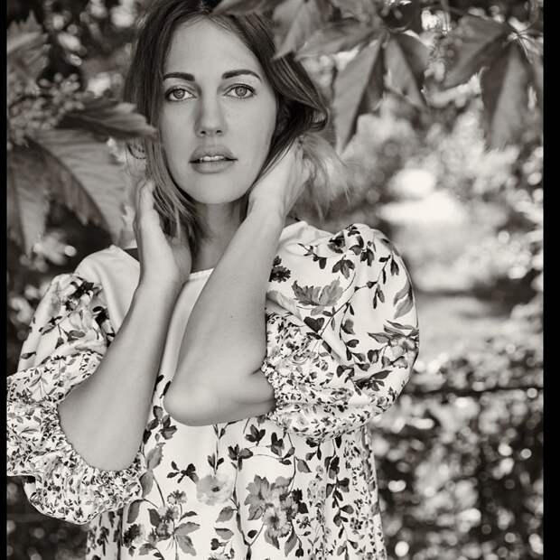 Мерьем Узерли с новой прической