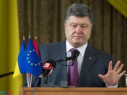 Порошенко приписал Украине решающую роль в победе над Третьим рейхом