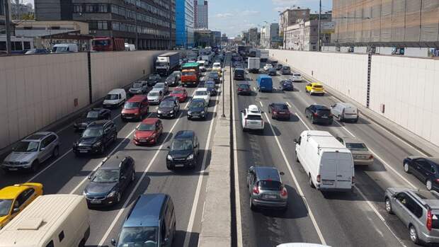 Дептранс Москвы готовится к запуску народного каршеринга