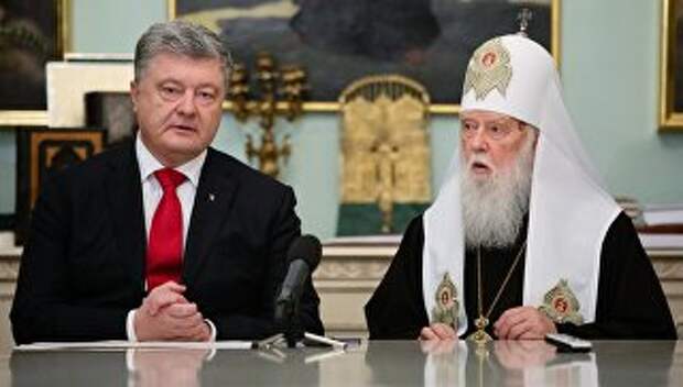 Президент Украины Петр Порошенко во время встречи с архиереями Украинской православной церкви