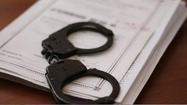 В Петербурге задержали закладчика из Ленобласти со свертками