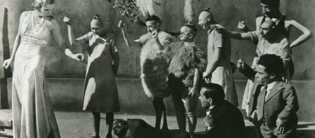 Кадр из фильма «Уродцы» (1932)