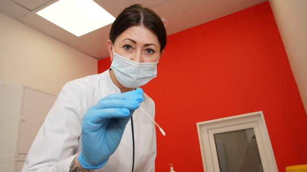 Столичные врачи вылечили 361 человек от коронавируса за сутки