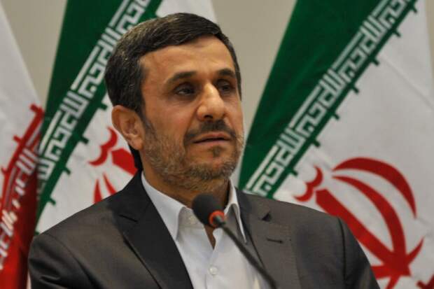 Родственники Ахмадинежада опровергли слухи о его гибели