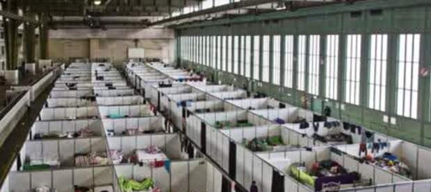 В германском приюте украинские беженцы страдают от алкоголизма, склок и суицидов, а вне приюта – от созерцания половых органов африканцев