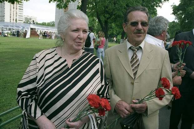 Мария Михайловна Шолохова с братом Михаилом.