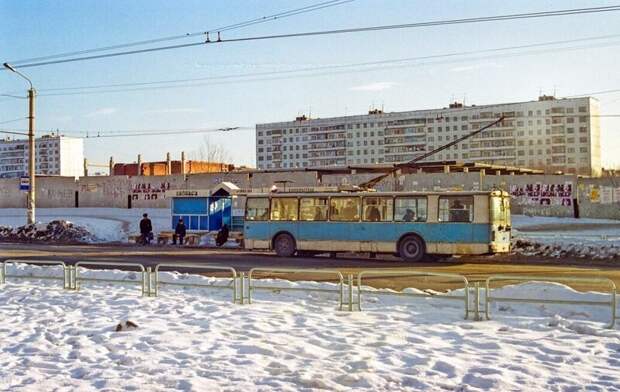 35 выразительных фото про Россию в дикие 90-е