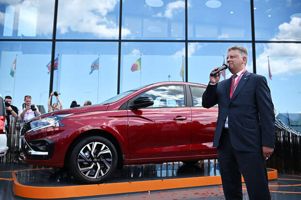 В Финляндии "АвтоВАЗ" обвинили в копировании Renault для создания Lada Iskra