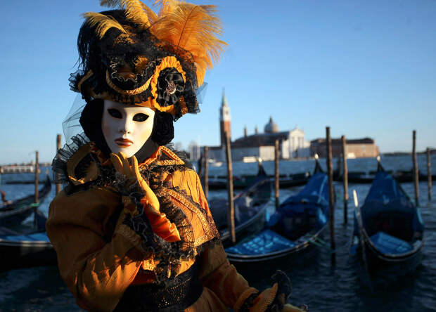 На площади Сан-Марко во время венецианского карнавала