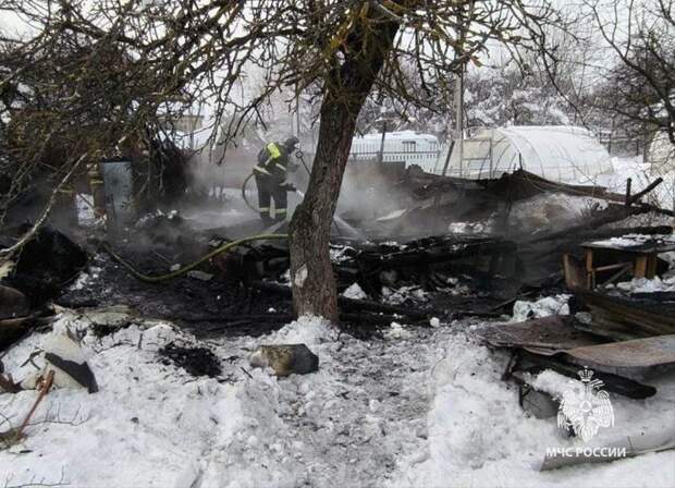 Тульские спасатели потушили пять пожаров за прошедшие сутки 29 января