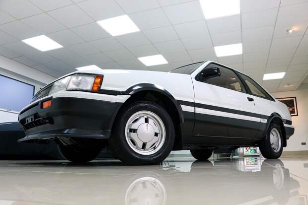 Культовая Corolla AE86 продается в Великобритании 