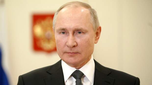 Путин поздравил российских выпускников с праздником