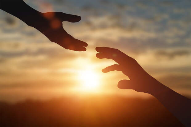 В Малайзии инженер питается хлебом и лапшой, чтобы дарить подарки девушке