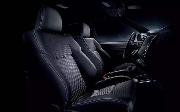 Надежный и экономичный седан Toyota по цене Гранты начали продавать в России