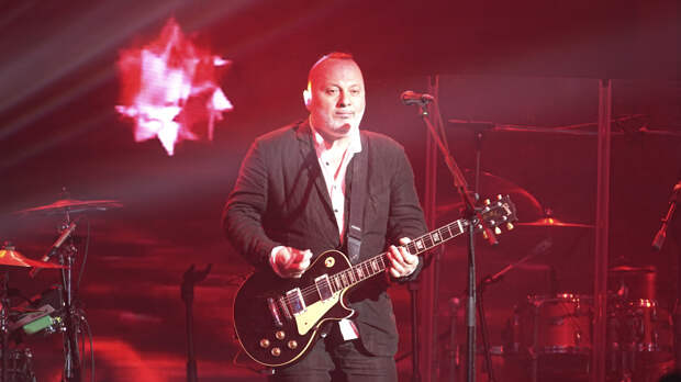 Вадим Самойлов исполнил для участников СВО песню из фильма «Брат-2»