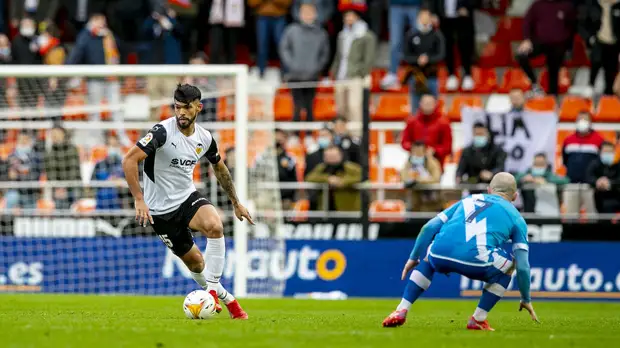 «Валенсия» сыграла вничью с «Райо Вальекано» в Примере, Черышев вышел на замену