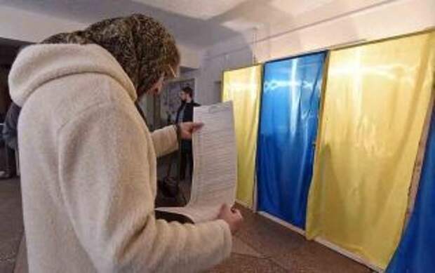 Избиратель умер пока голосовал, и еще 50 госпитализированы