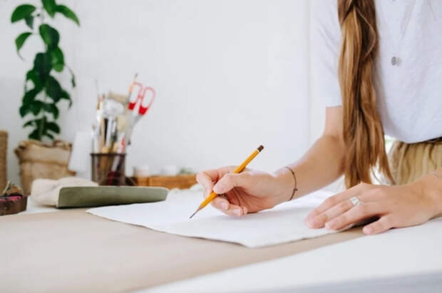 Графолог Смыслов: резкая смена почерка может говорить о нарушении психики