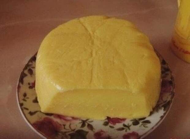 Рецепт домашнего твердого сыра не является сложной задачей.