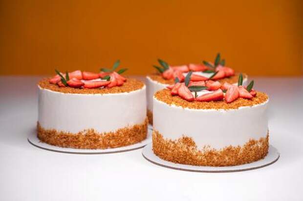 Почему не стоит есть сладкое перед сном: что происходит с организмом