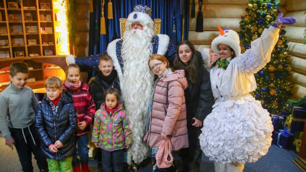 Зимний сезон в парках Подмосковья: 58 резиденций Деда Мороза и 45 катков