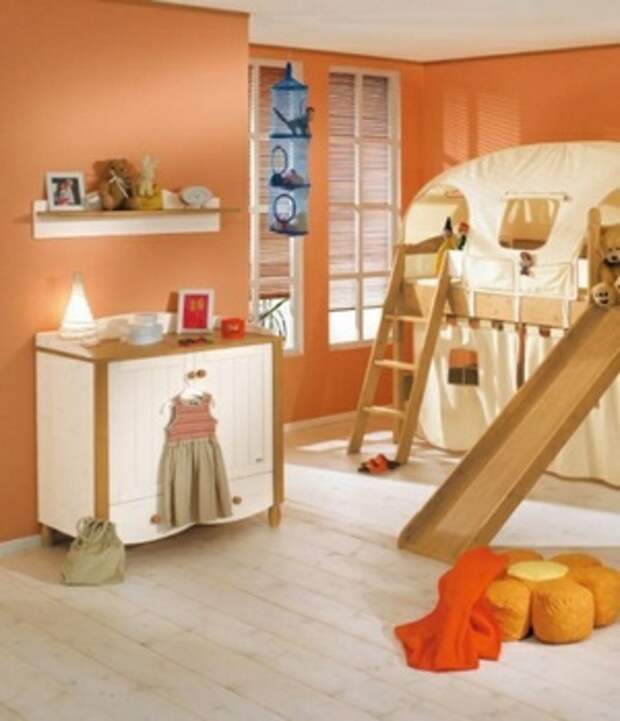 Оттенки оранжевого вместо розового в комнате для девочки