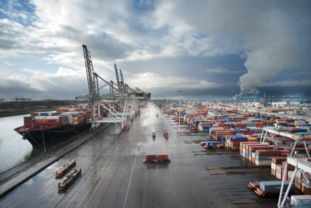Из всех портов, существующих в Нидерландах, наиболее крупный – Роттердам / Фото: alcargo.ru