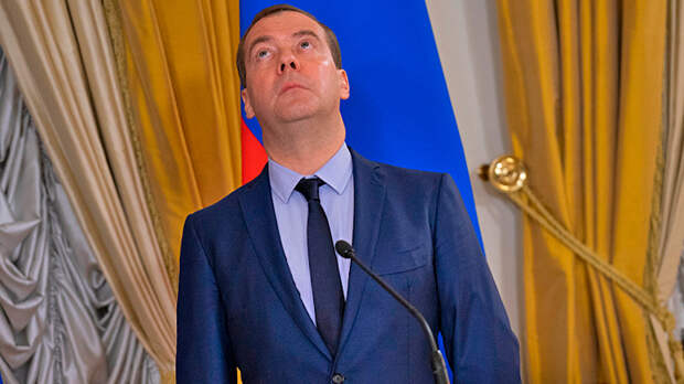 ВОЗ вместо Конституции: Медведев призвал отдать власть международным бюрократам?