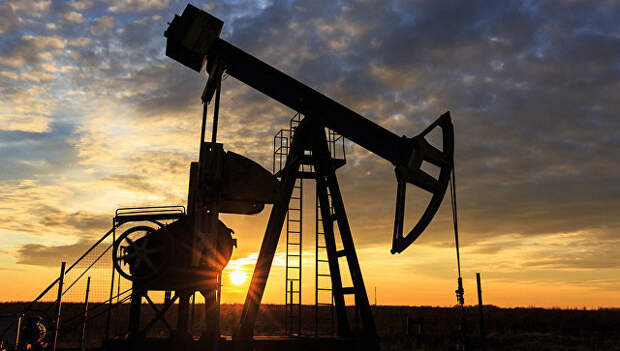 Добыча нефти. Архивное фото
